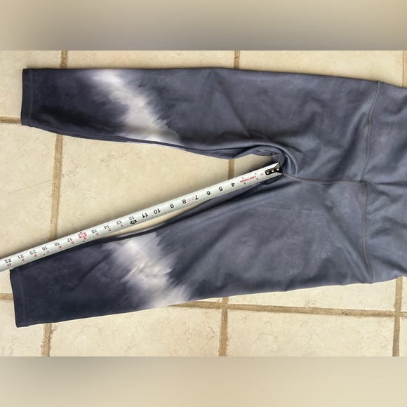 Athleta Set 7/8 leggings. Size large, like new condition. Top 1x. - Picture 5 of 5